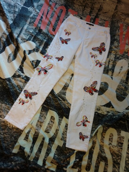 Boston Proper Denim - Boston Proper Distressed Butterfly Patch Embellished White Jeans Sz.0